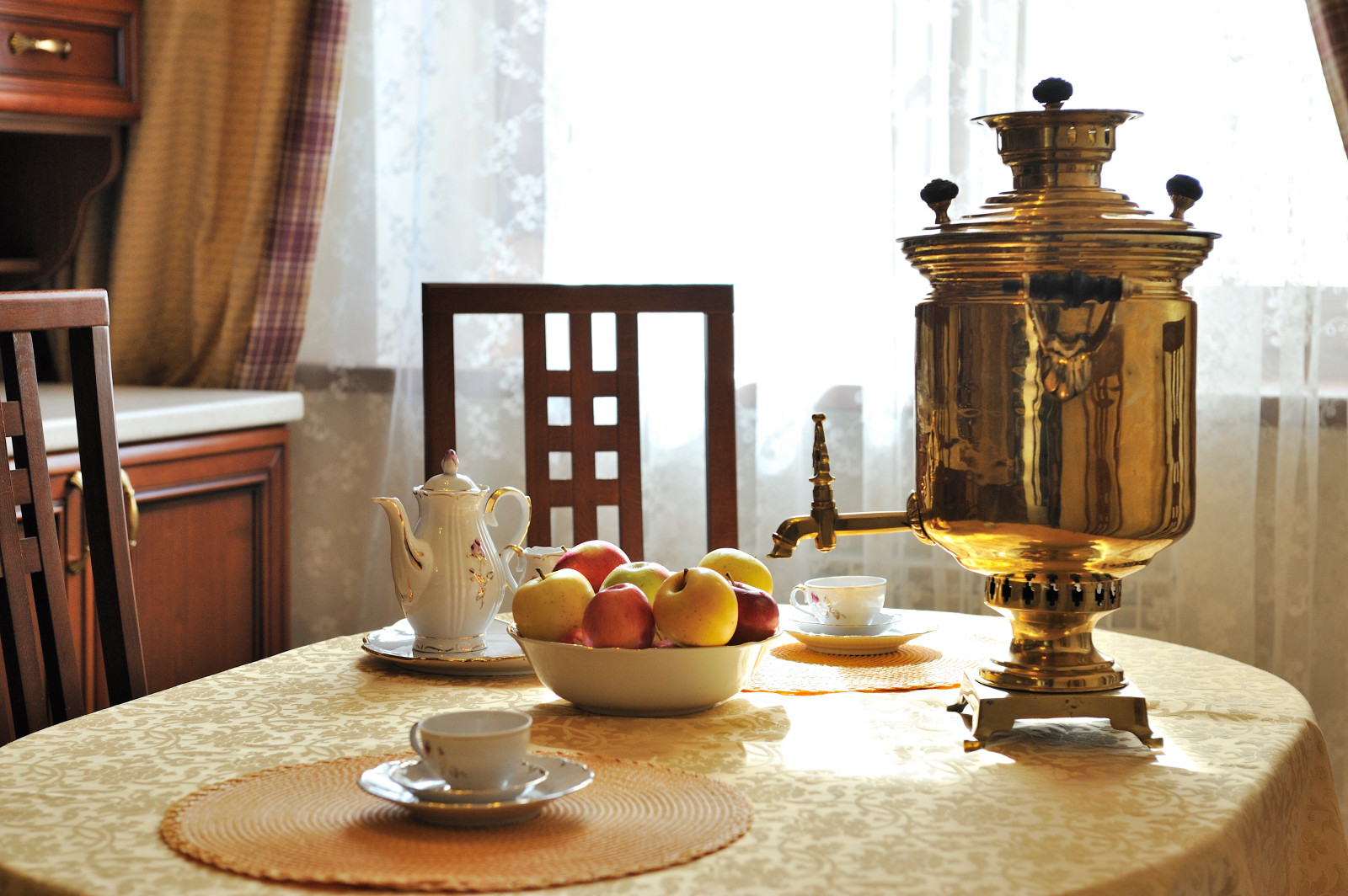 Интерьер дома в классическом стиле (250 кв м)