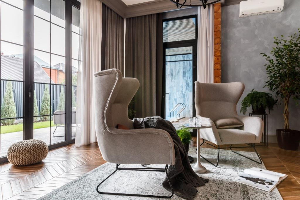 Гипсовая лепнина Аврора (Краснодар) в частном доме. Дизайнер Галина Довлатян