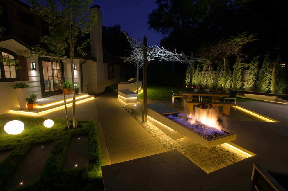 Design ideas for a contemporary patio in Kansas City.