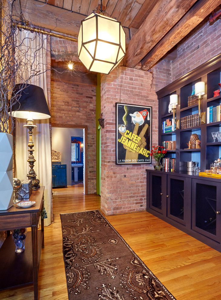 Transitional home design photo in Chicago