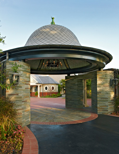 Domed Welcome eklektisch-garage