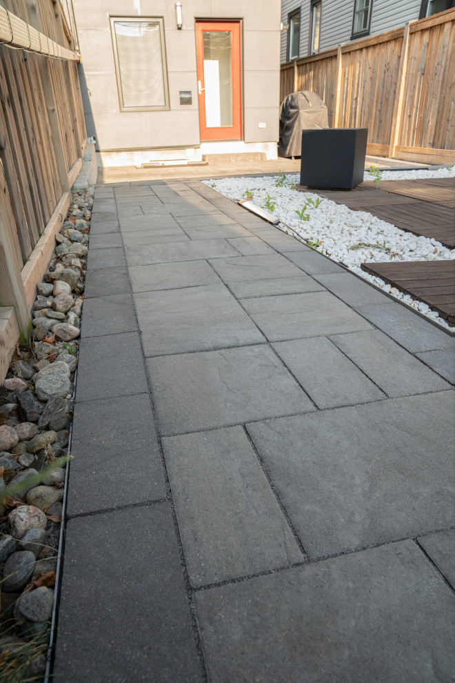 Modern Interlock Walkway & Backyard Landscape Design - Modern ...