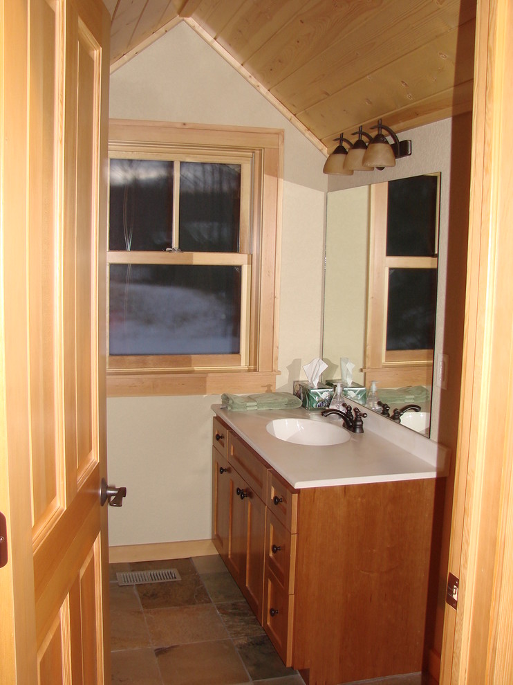 Example of a mountain style bathroom design in Minneapolis
