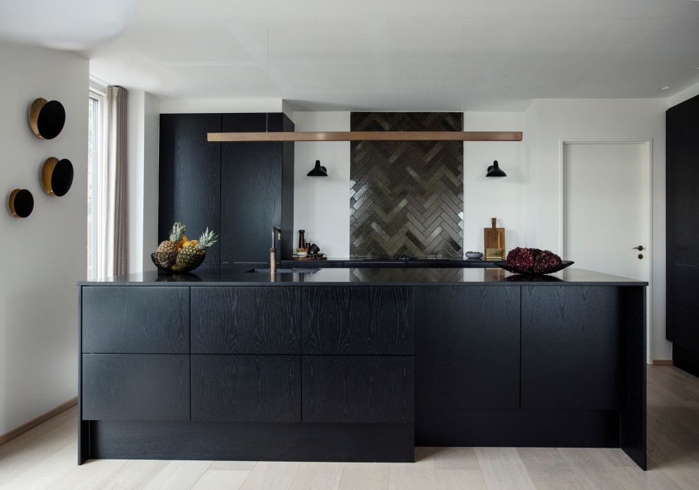 Photo of a contemporary kitchen in Aarhus.