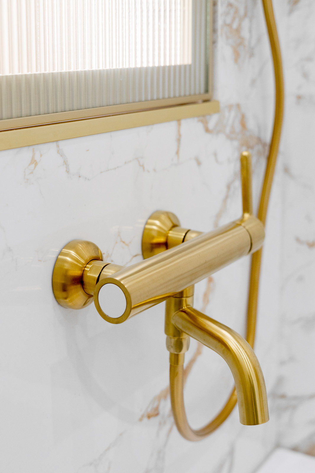 Квартира-студия 28м2 в городе Сочи или "50оттенков золота"