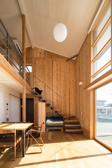 盛岡の家 landhausstil-wohnbereich
