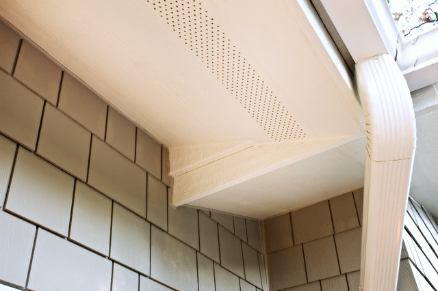 Vented Soffits american-craftsman-haeuser