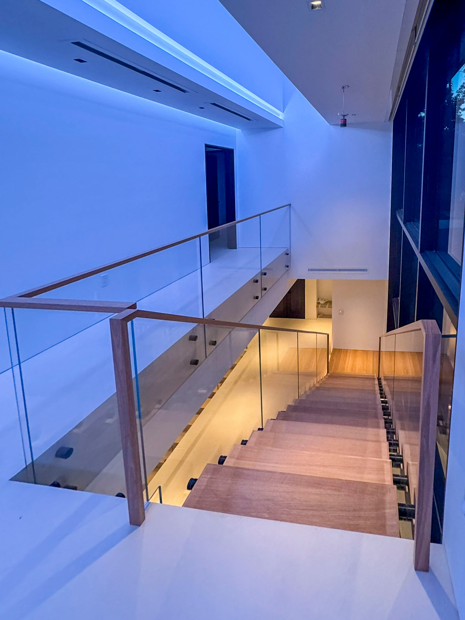 126_Visually Open and Light Contemporary Staircase, Mclean, VA 22102