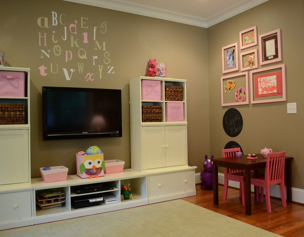 Design ideas for a traditional kids' room in Charlotte.