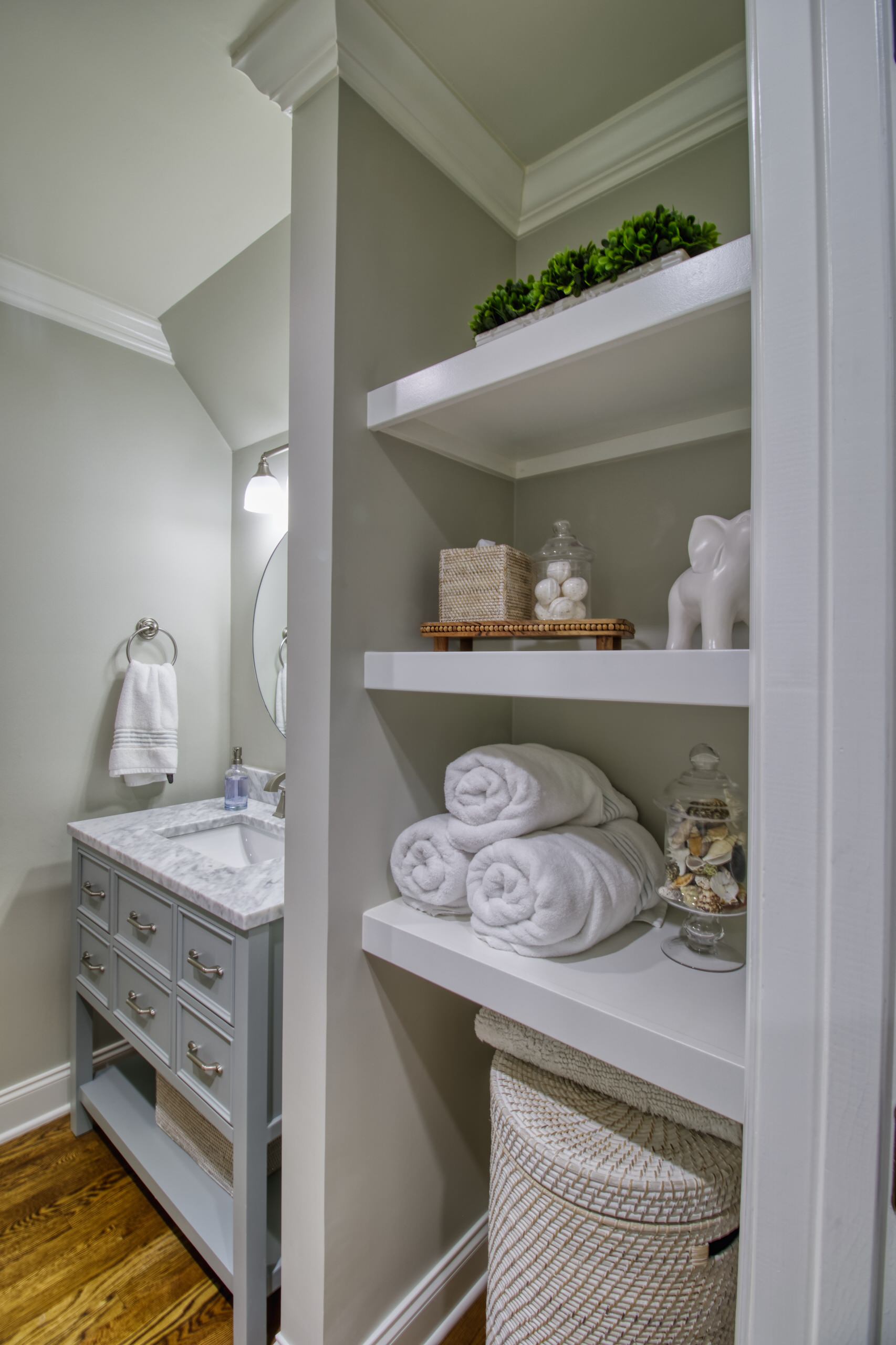 Bellevue Kitchen, Scullery, multi bath and LR refresh
