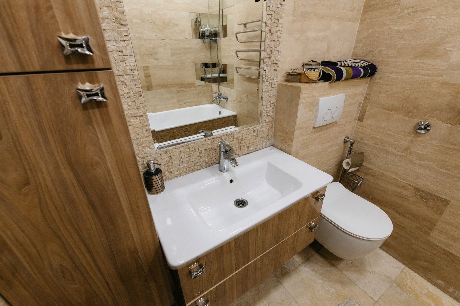 Отделка из натурального травертина