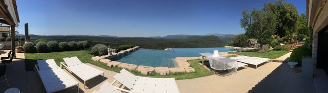 R&eacute;novation Villa Grasse mediterranean-pools-and-hot-tubs