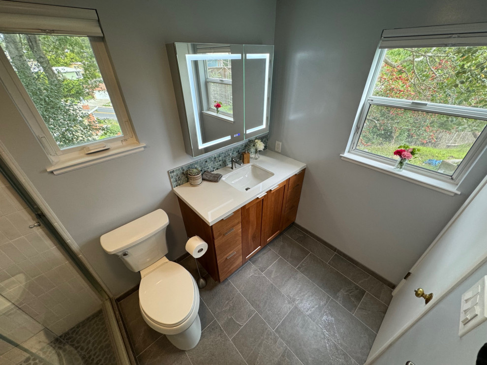 Stacked Tile Master Bathroom in El Cerrito