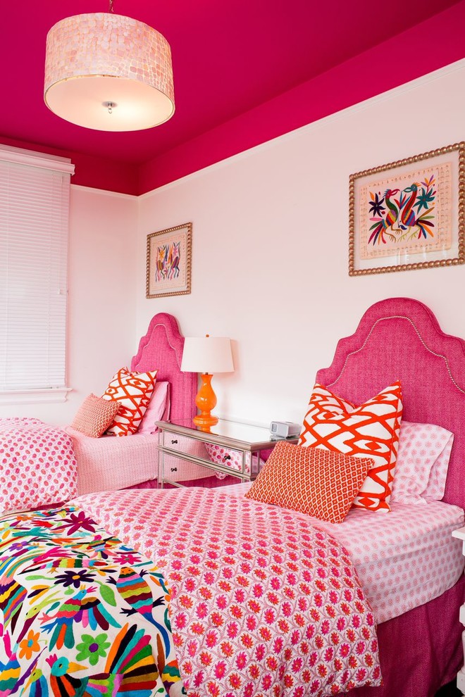 Inspiration for a transitional kids' room in Jacksonville.