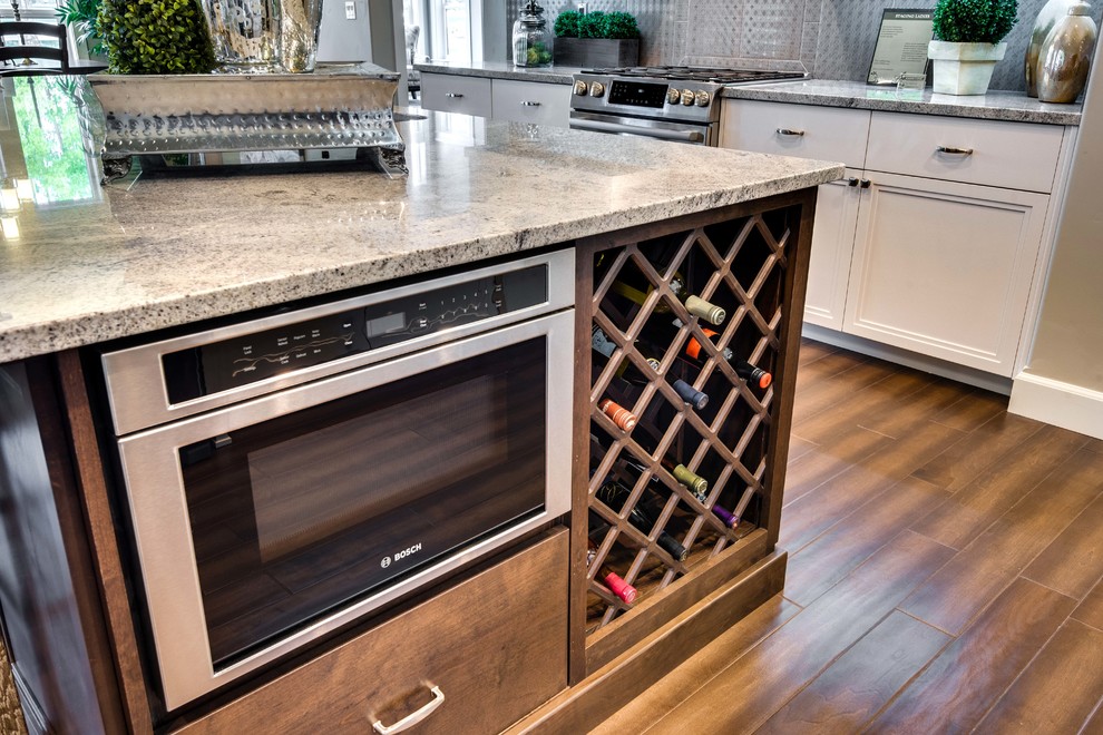 Kitchen - transitional kitchen idea in Boise