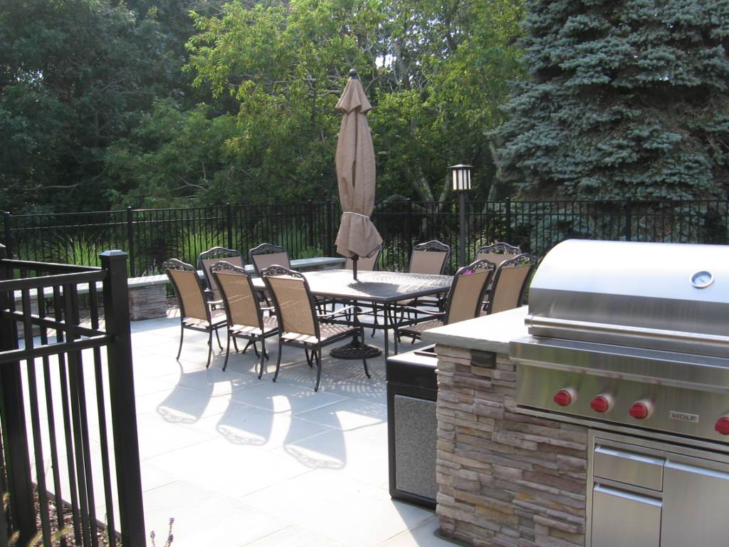 Kitchens & Barbeques For Outdoor Chefs