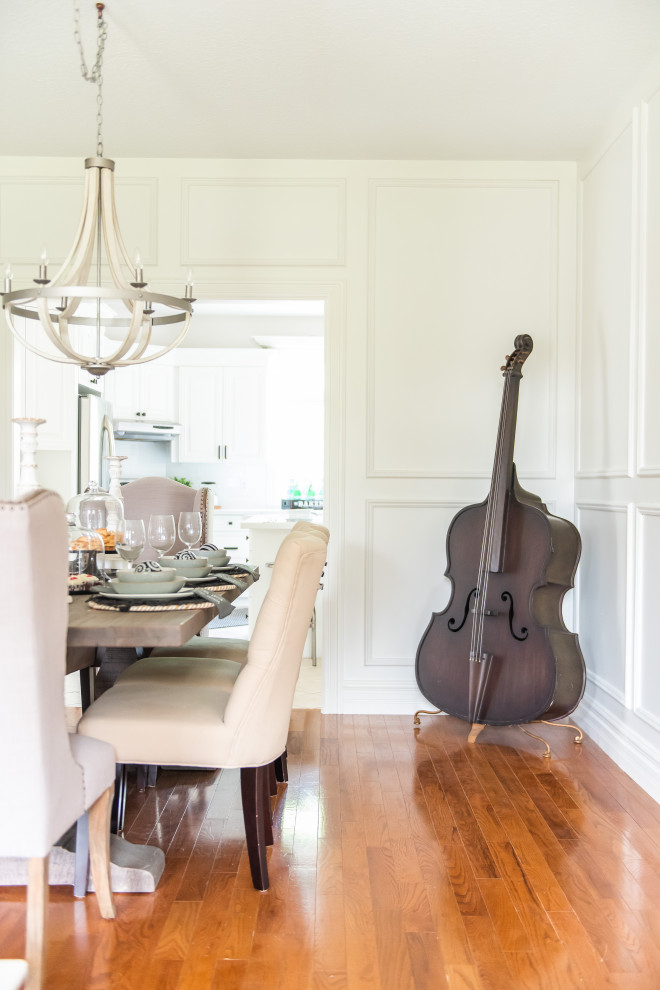 Home design - transitional home design idea in Toronto