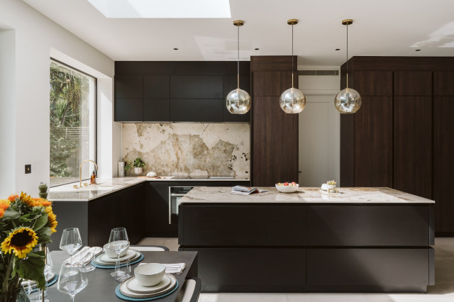 Award-Winning Contemporary Kitchen trendy-koekken