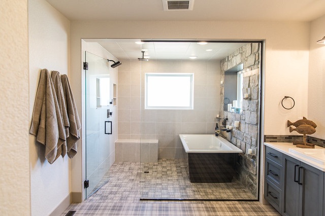 4803 Grey Hawk fusion-bathroom