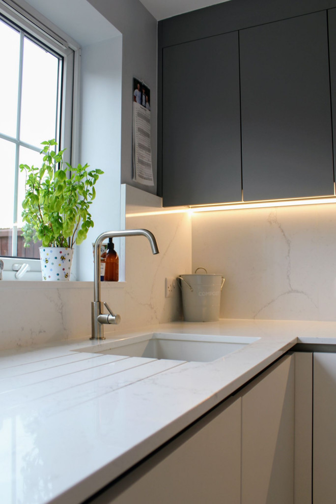 The Oadby Kitchen - Volpi True Handleless