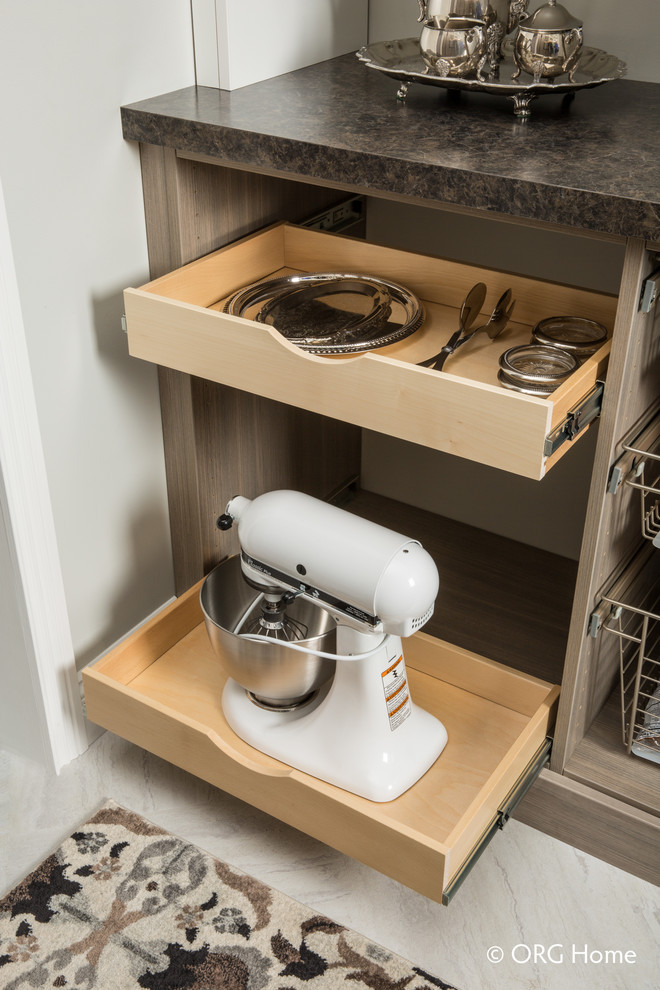 Kitchen - transitional kitchen idea