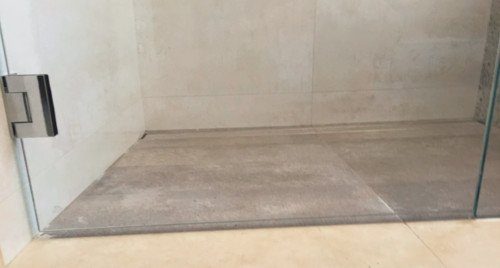 Frameless shower door gaps