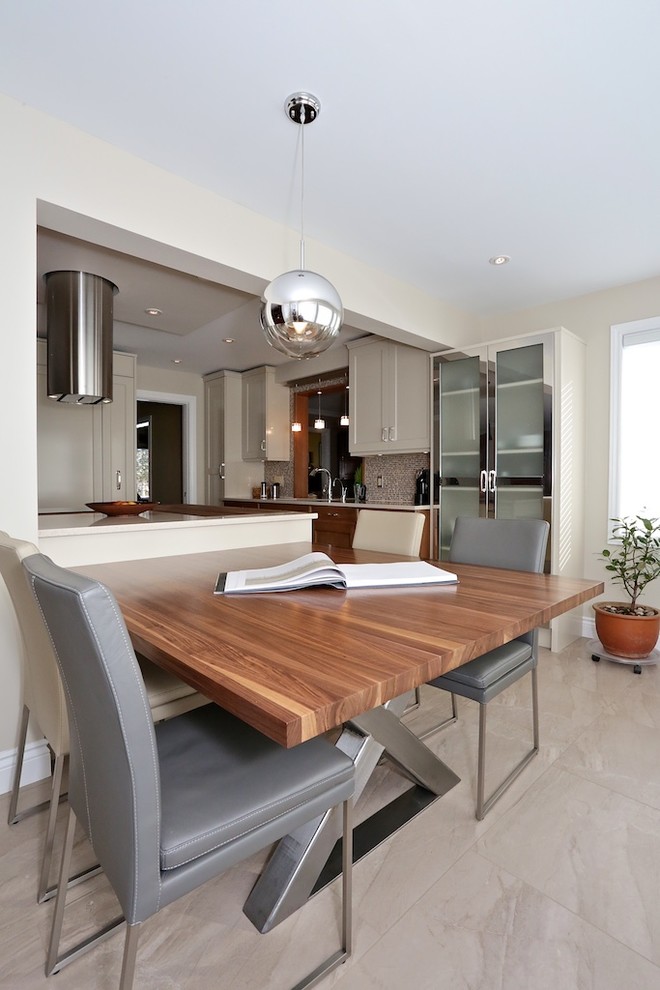 Kitchen - transitional kitchen idea in Ottawa
