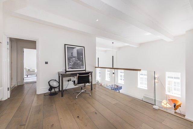 The Kettle Tank Apartment, London modern-home-office