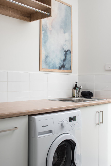 Que Court contemporary-utility-room