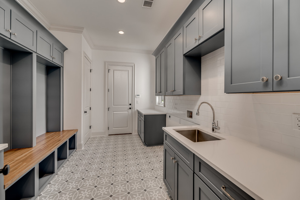 DreamDesign®46: Queen's Harbour Waterfront - Mediterranean - Laundry ...