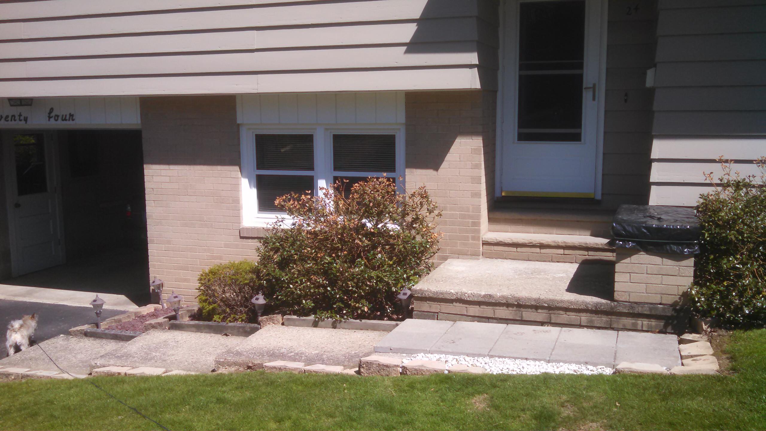Front entry makeover : BEFORE PHOTO