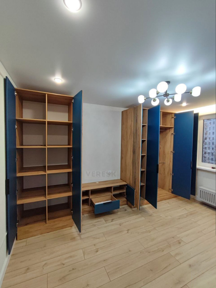 Распашные шкафы