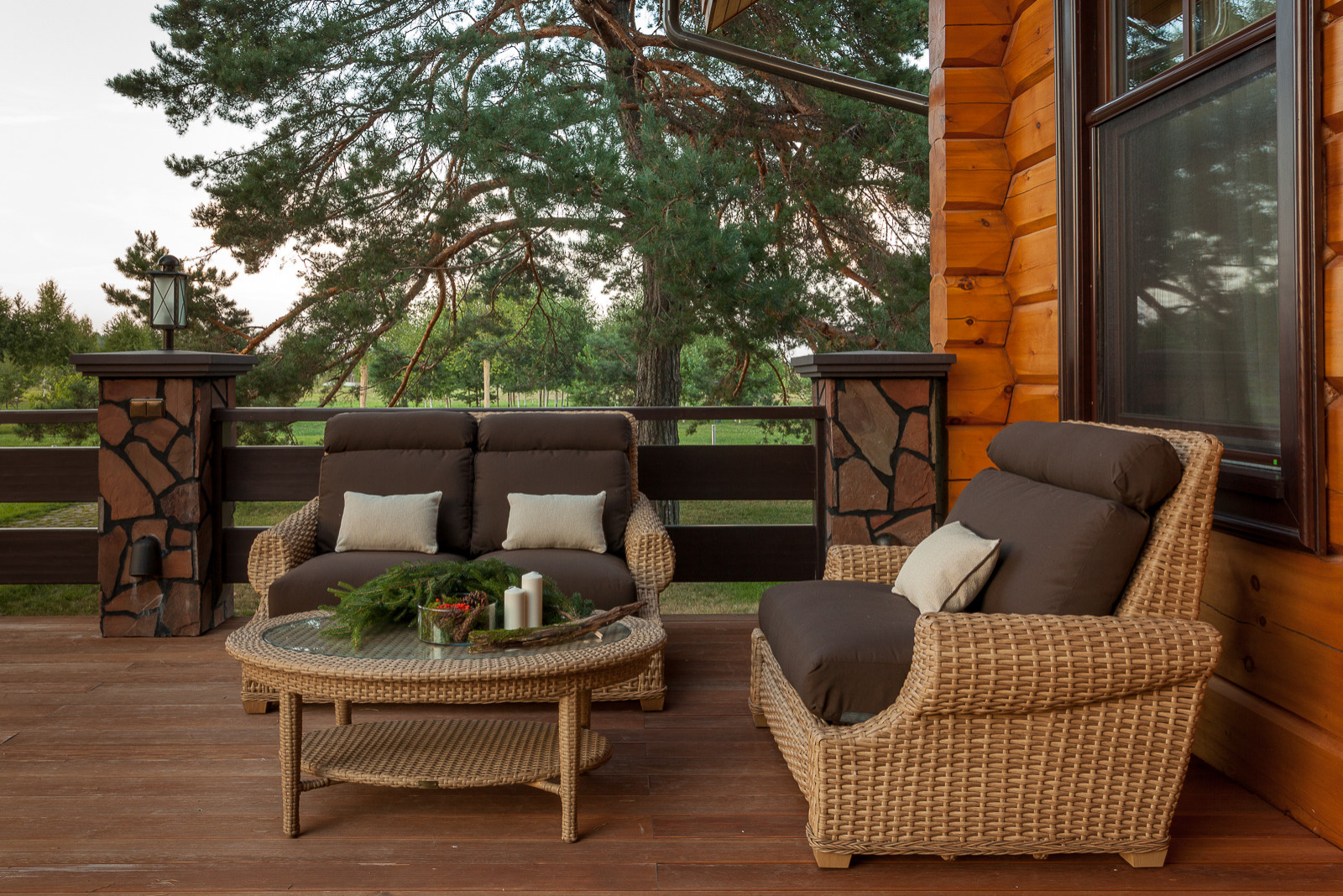 Деревянный дом в классическом стиле