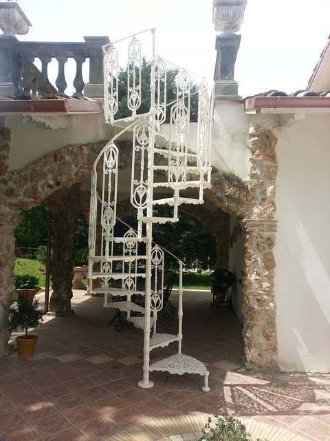 Scala a chiocciola esterna in ghisa, colore bianco, landhausstil-treppen