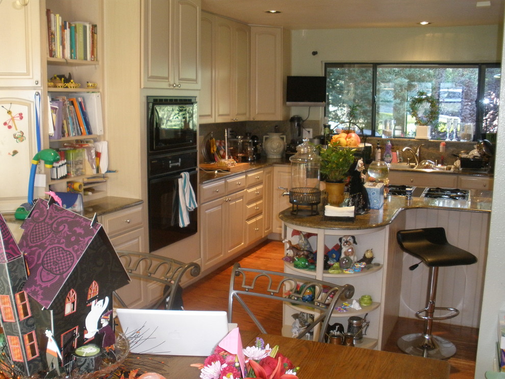 Traditional kitchen & family