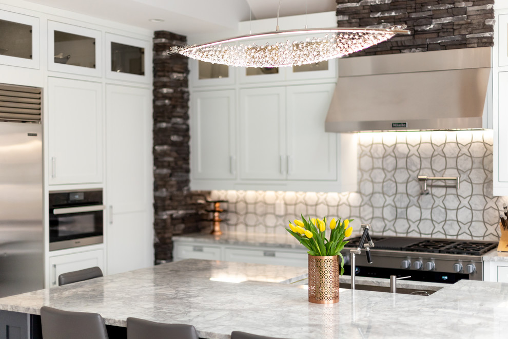 Inspiration for a transitional kitchen remodel in Columbus