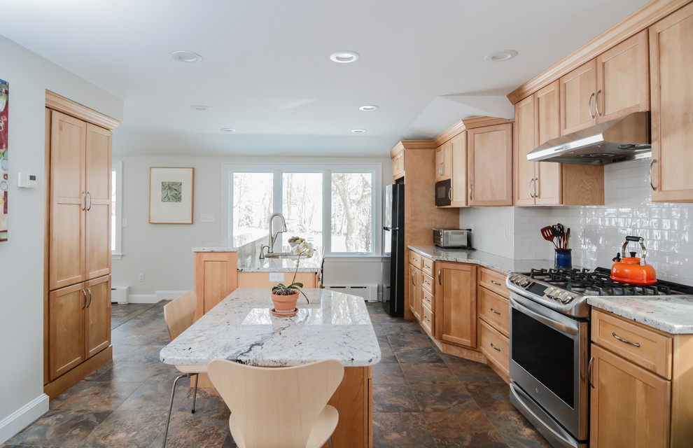 Kitchen - kitchen idea in Boston