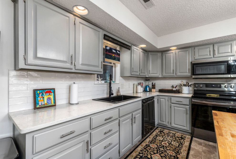 Beautiful Kitchen and Bathroom Remodel