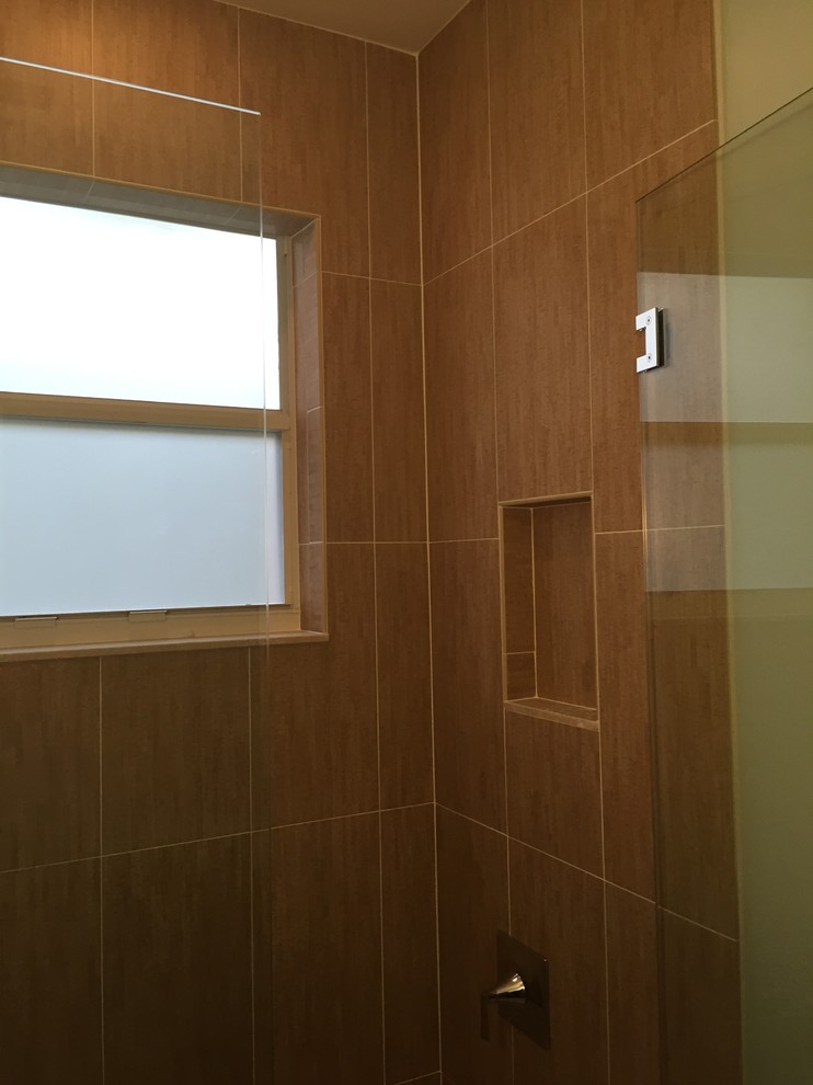 Pullman guest bathroom
