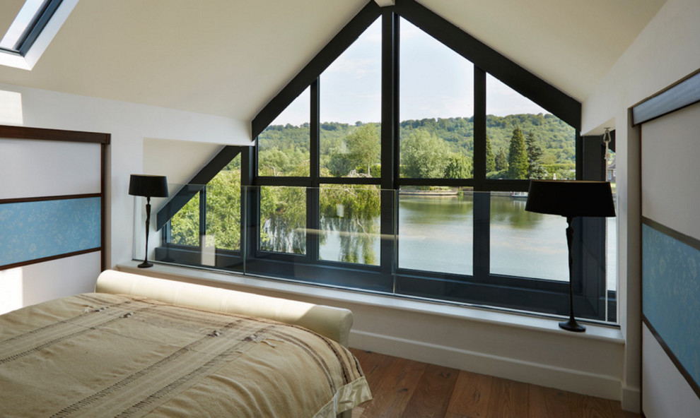 Photo of a modern bedroom in Buckinghamshire.