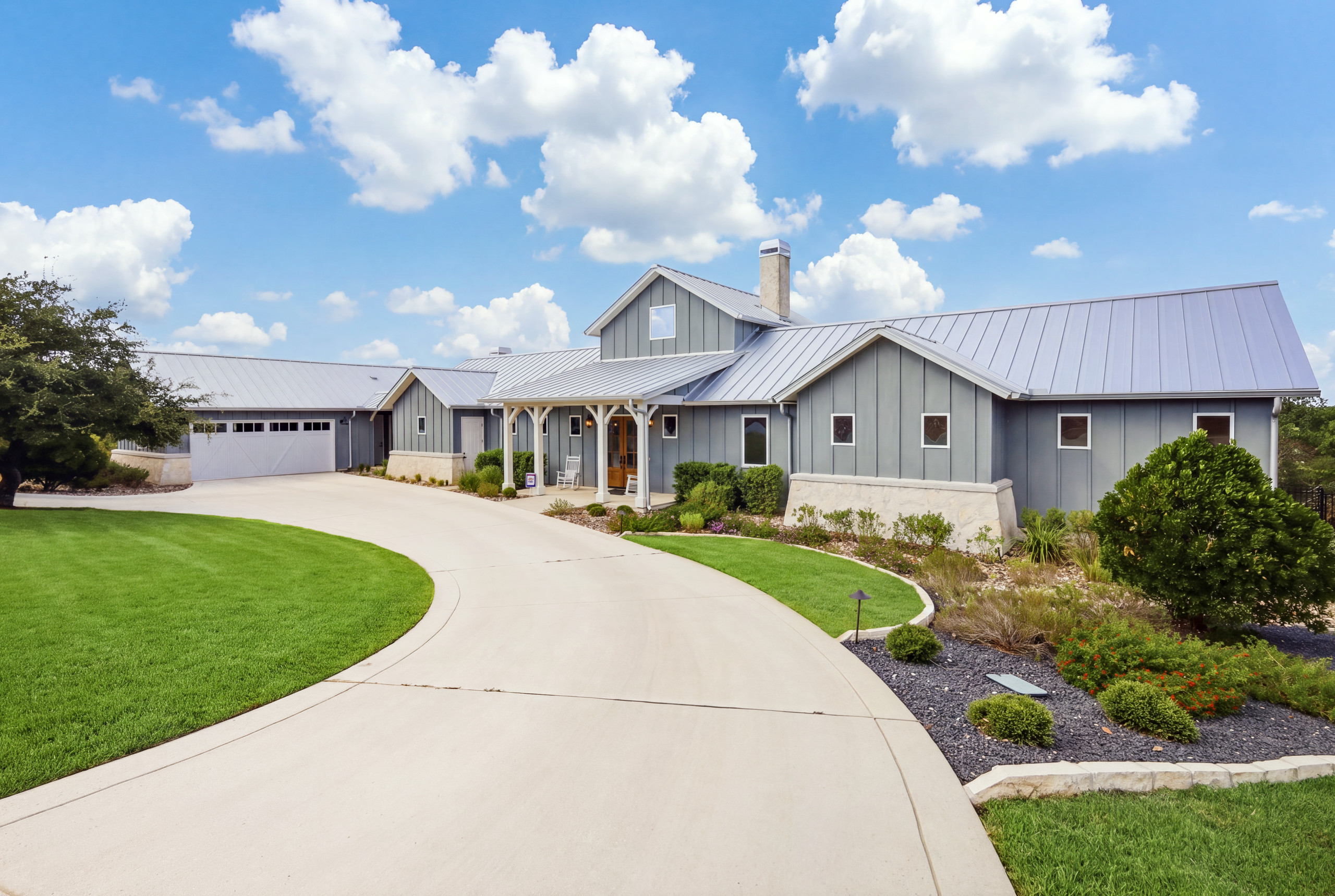 Farmhouse: 3,571 ft² | 4 BR | 3.5 BA | 1 ST