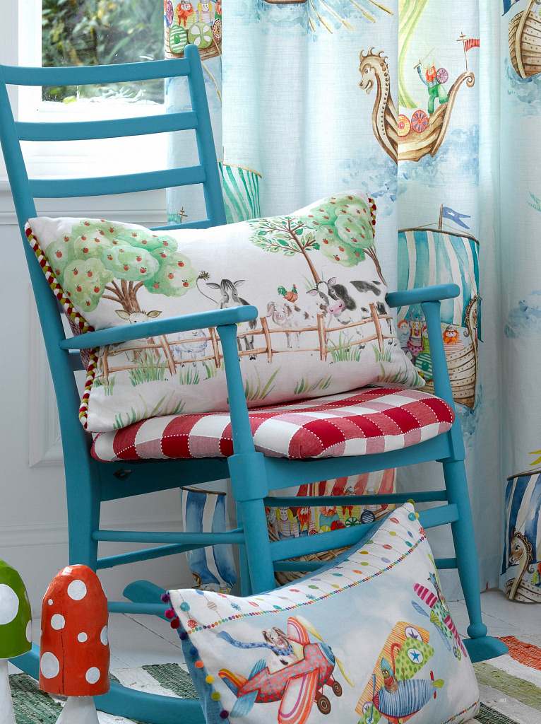 Обои и ткани в интерьере: дизайнерские узоры в жизни