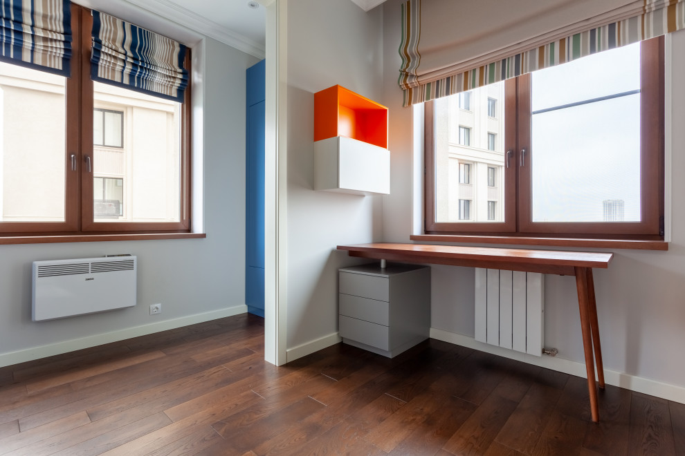 Стол из тумбы и столешницы