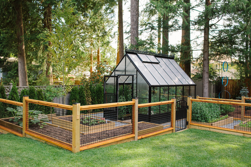 This is an example of a country detached greenhouse in Vancouver.