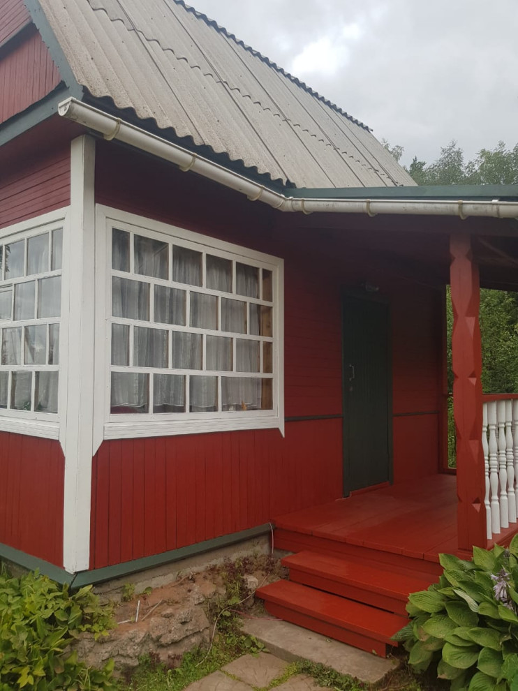 Покраска деревянного дома