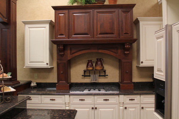 Example of a classic kitchen design in Milwaukee