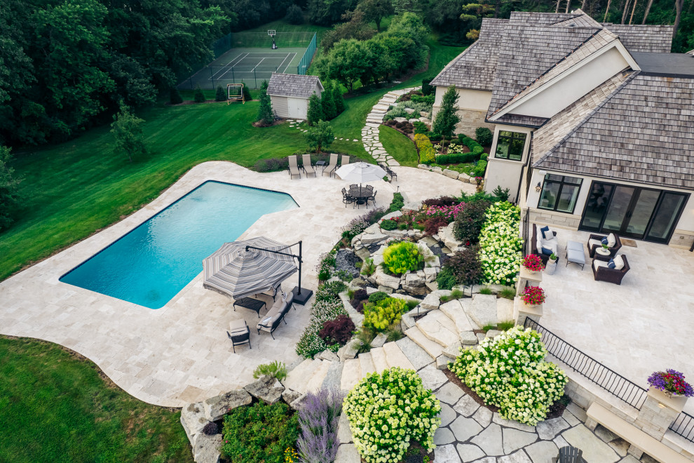 Example of a mountain style pool design in Chicago