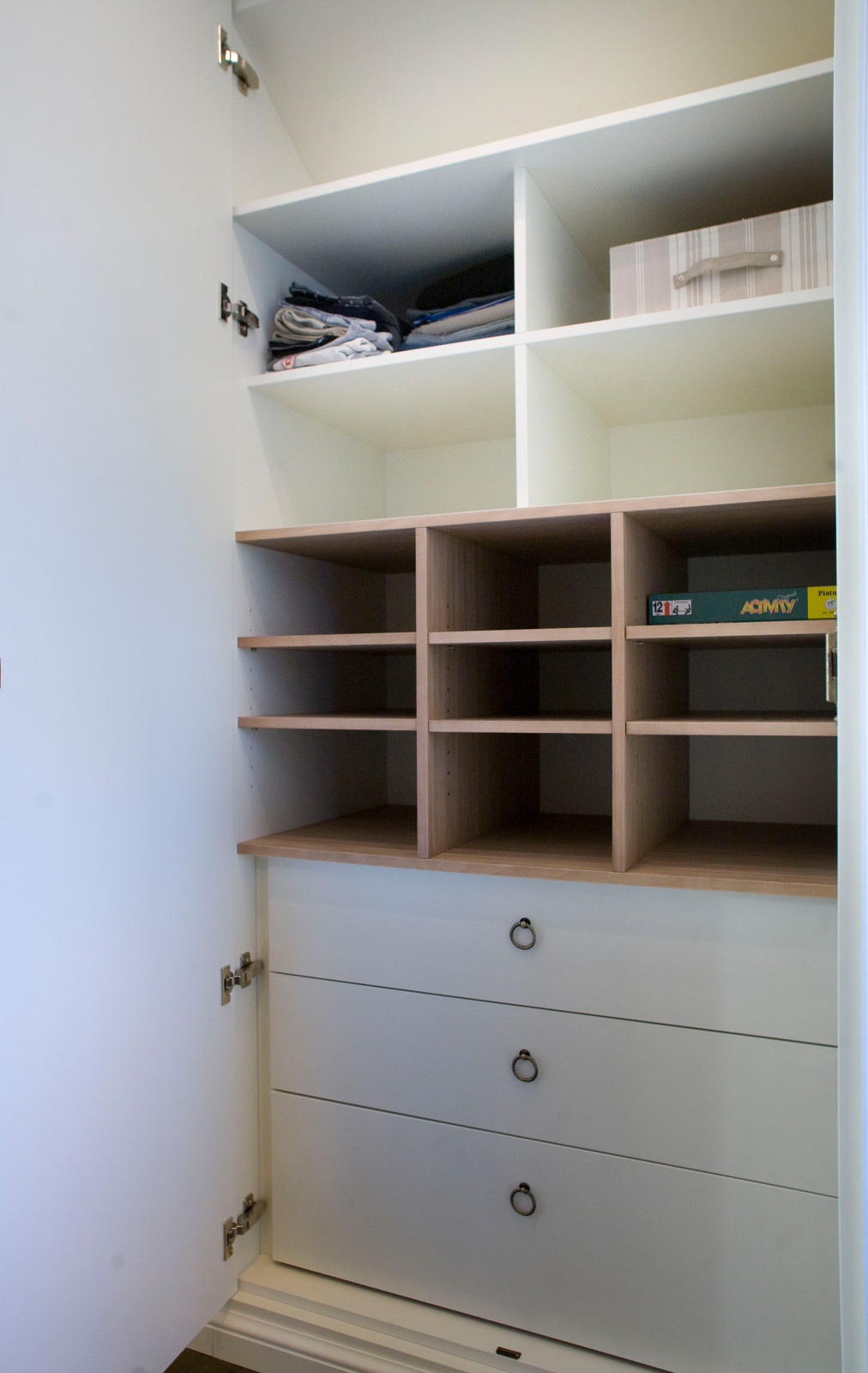 Гардеробная в деревянном доме