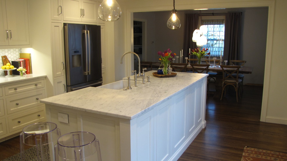 Kitchen - transitional kitchen idea