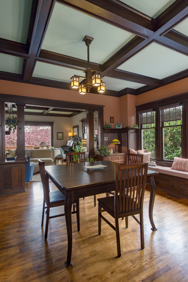 Dining room - mid-sized craftsman dining room idea in Seattle